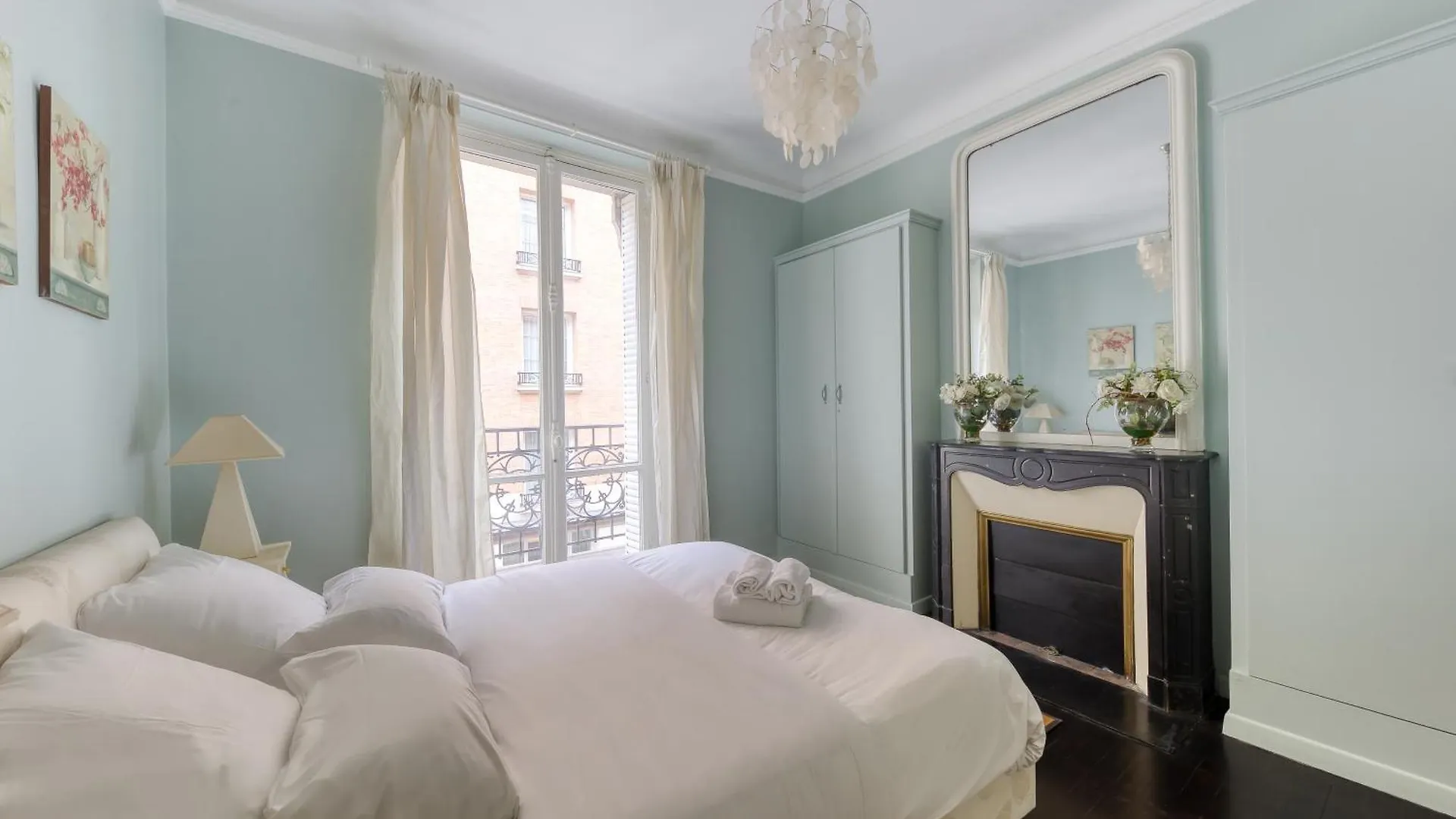 דירה פריז Georges V Champs-Elysees Escapade Familiale